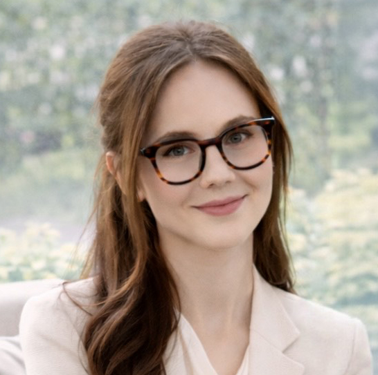 Portrait of Isabella Hugh, trauma therapist at the Manhattan Center for Trauma Studies